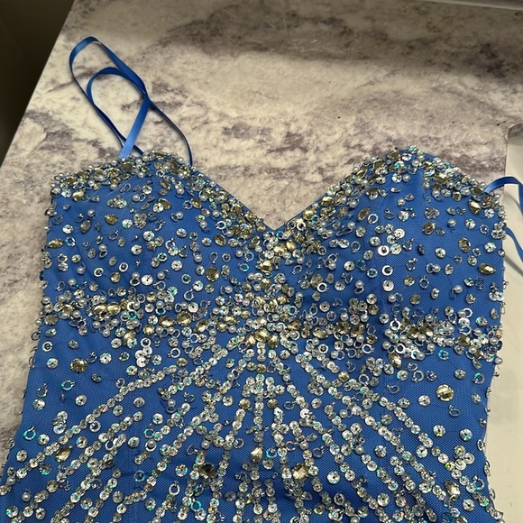 Sean Collection ballgown sleeveless dress. Size 4. - Picture 8 of 10